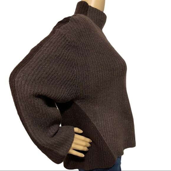 Prologue Oversized Boxy Crop Sweater - Picture 9 of 11